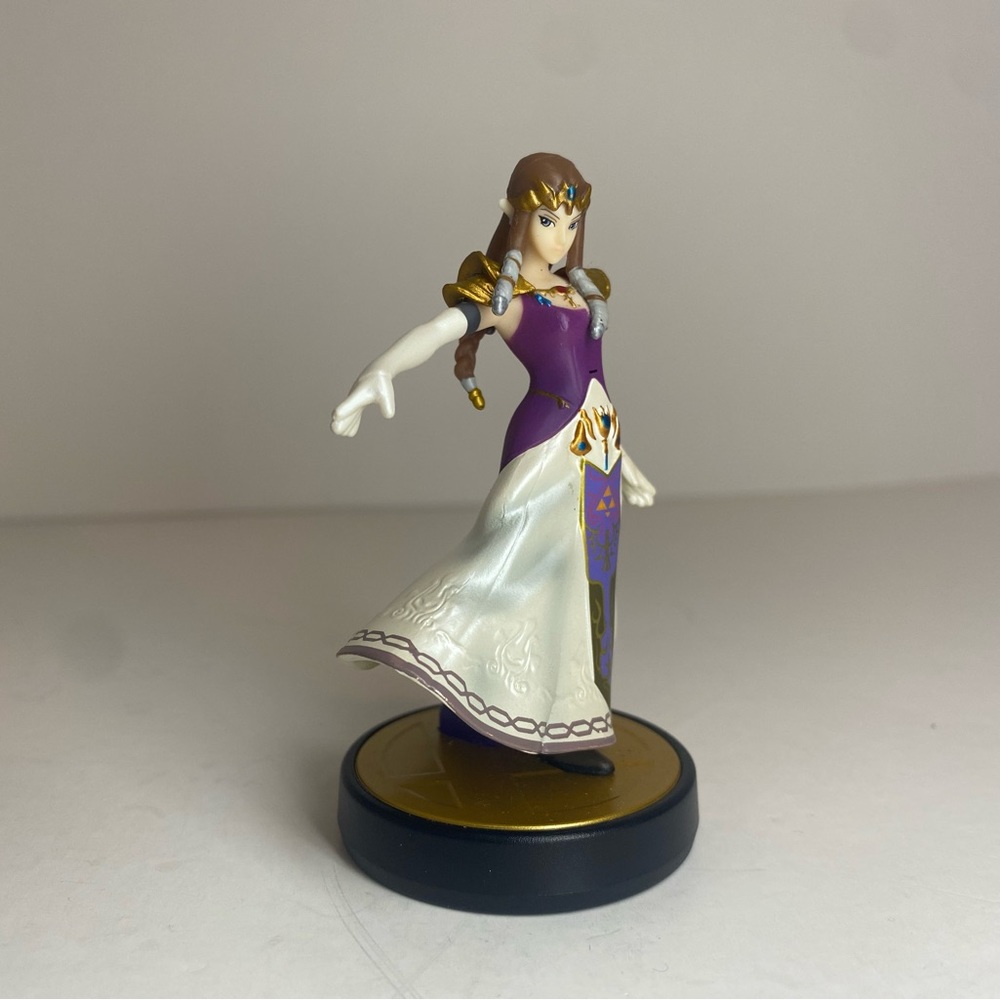 Nintendo amiibo Super Smash Bros Series Princess Zelda Figure Link